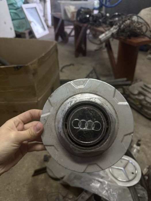 Продам колпак на диск ауди/audi