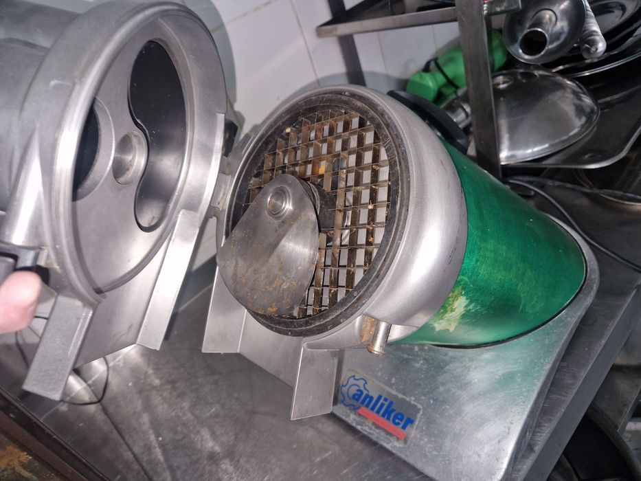 Robot de legume, alte aparate de gatit electrice