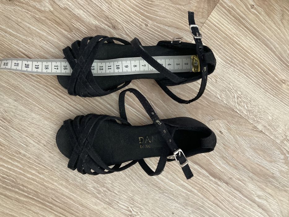 Продам танцевальные туфли