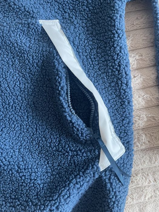 Divin неповторим суичър размер М