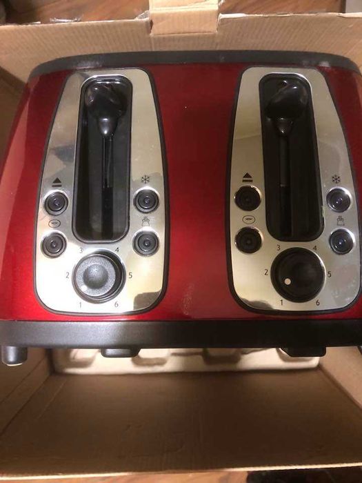 Стилен акцент в кухнята – нов двоен тостер за 4 филии Russell Hobbs