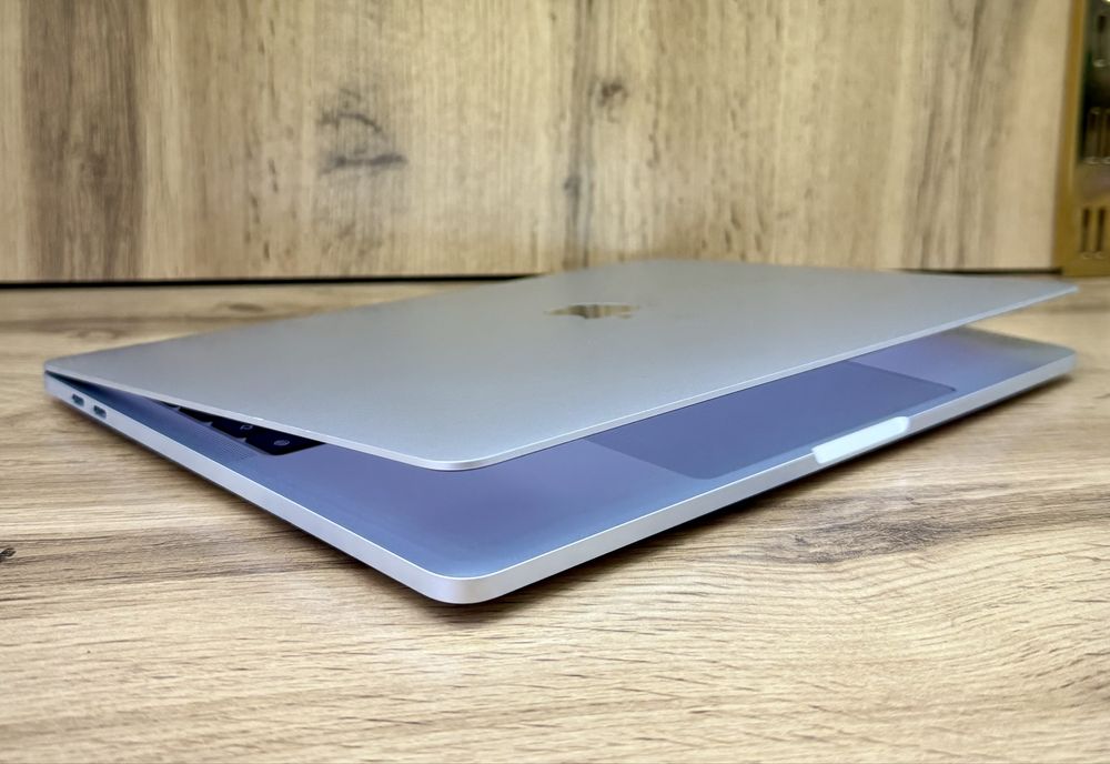 MacBook Pro M1 13” 16/512GB | Silver | 85% Battery | 196 Cycle