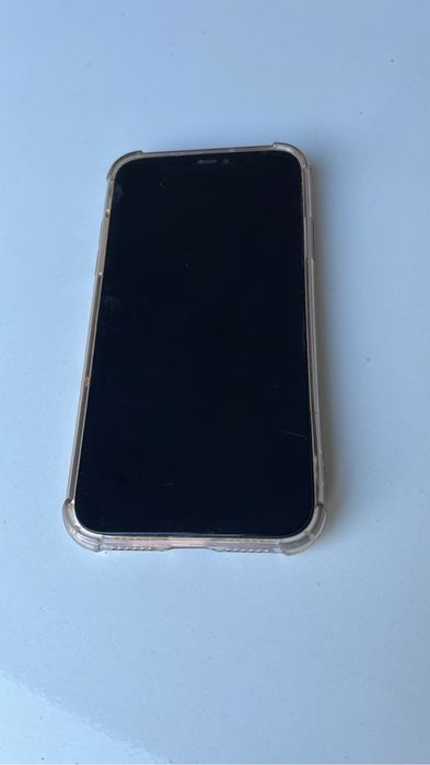 iPhone 11 в хорошем состоянии