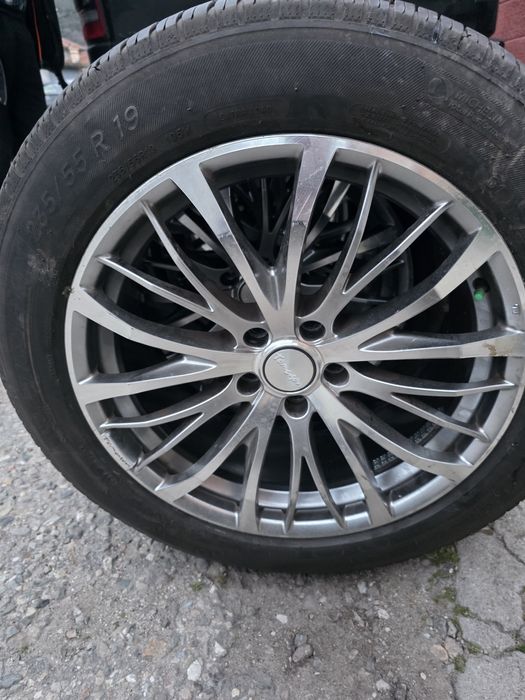 Гуми 235/55/16 с джанти 5х114.3 thompson