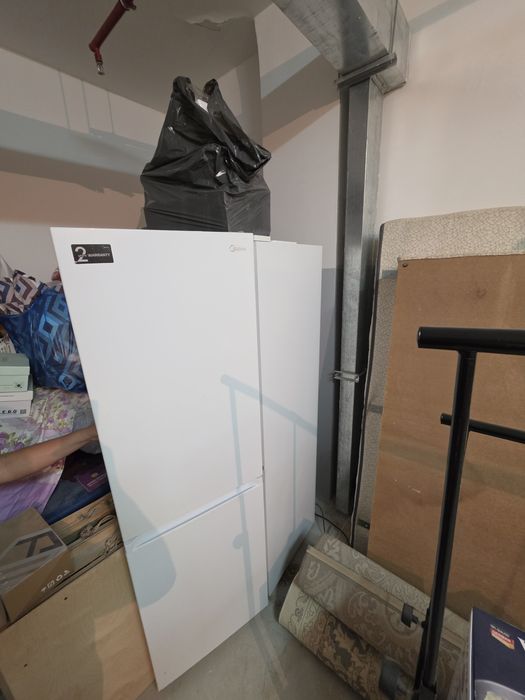 Продам Холодильник Midea