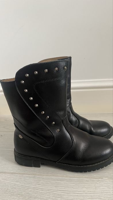 Продам сапожки на девочку весна