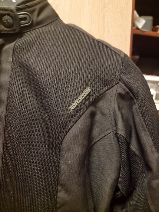 Vând geaca moto damă