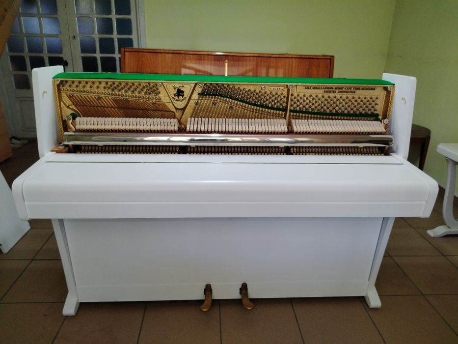 Pianine diverse mărci, cu garantie si acordaj.