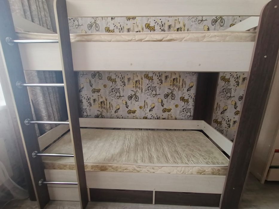 Продам двухъярусную кровать