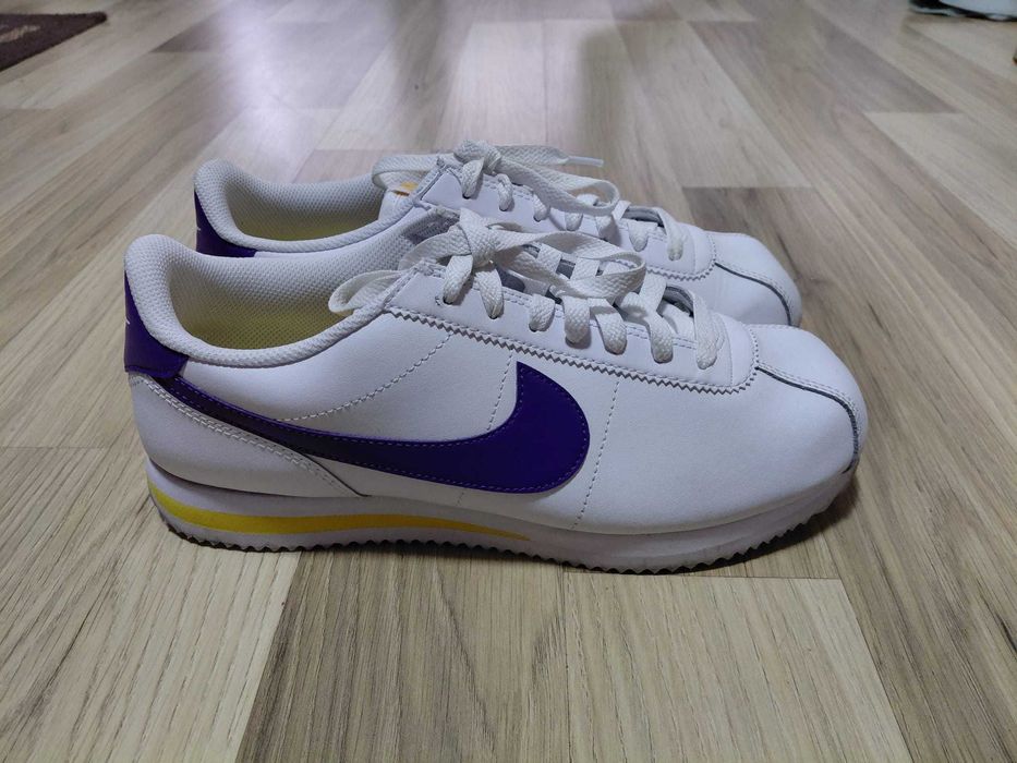 Adidas Nike Cortez, marimea 41, alb/mov/galben