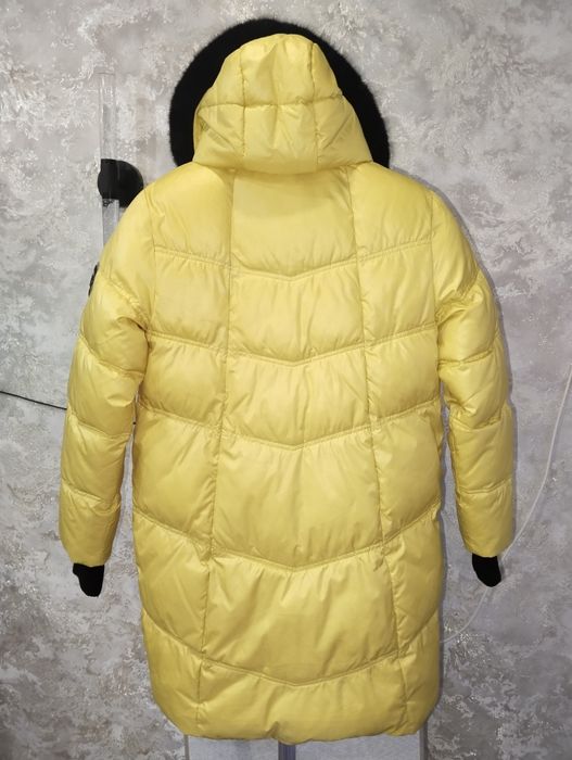 Продам куртку зимнюю на девочку