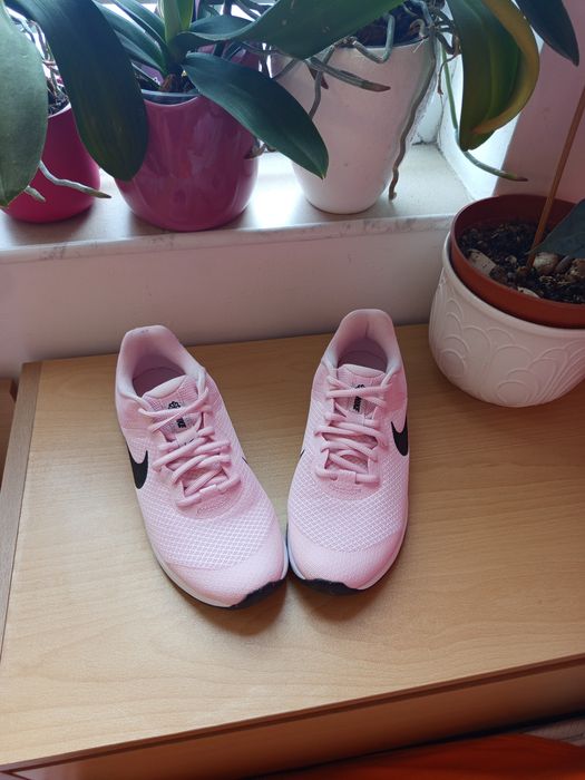 Дамски маратонки Nike