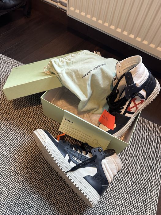 Off-white 3.0 Off court 42 / 42.5 fit Brand new