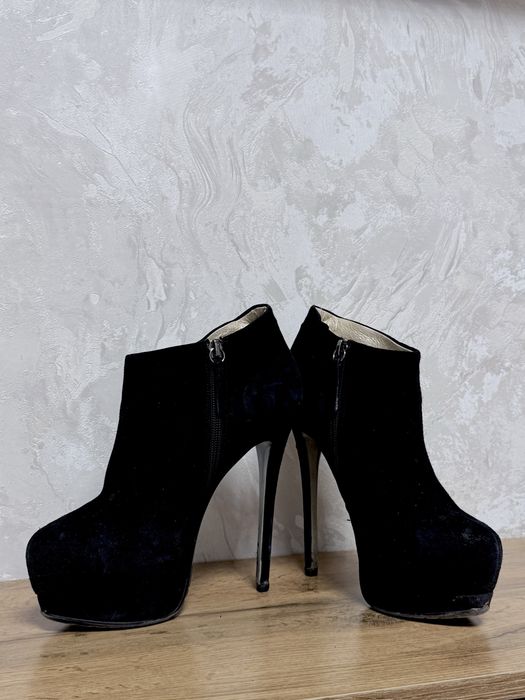 Обувь на высоком каблуке