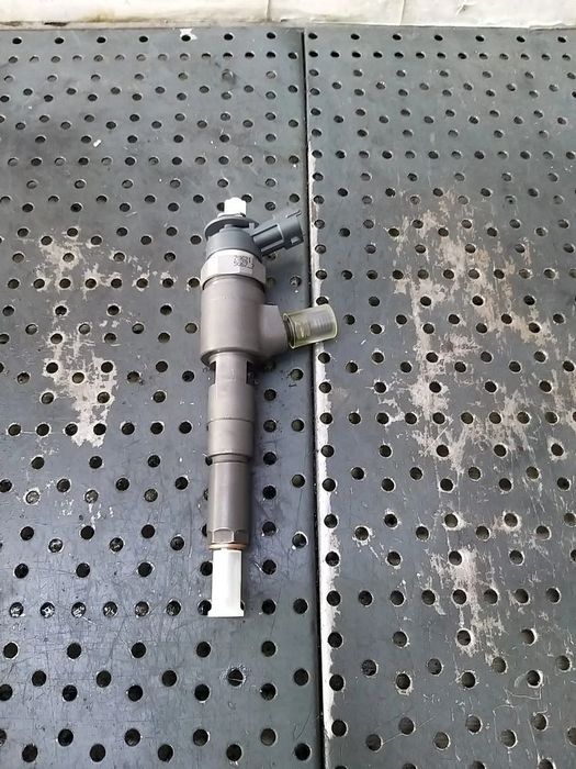 Injector nou 1.4 hdi peugeot 206 0445110135