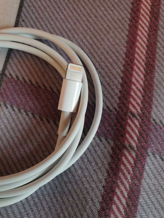 Продам  оригинальный кабель от Iphone USB на Lightning