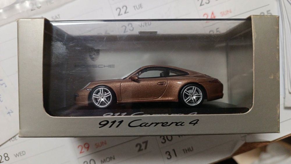 Продавам нови модели на Porsche 1:43