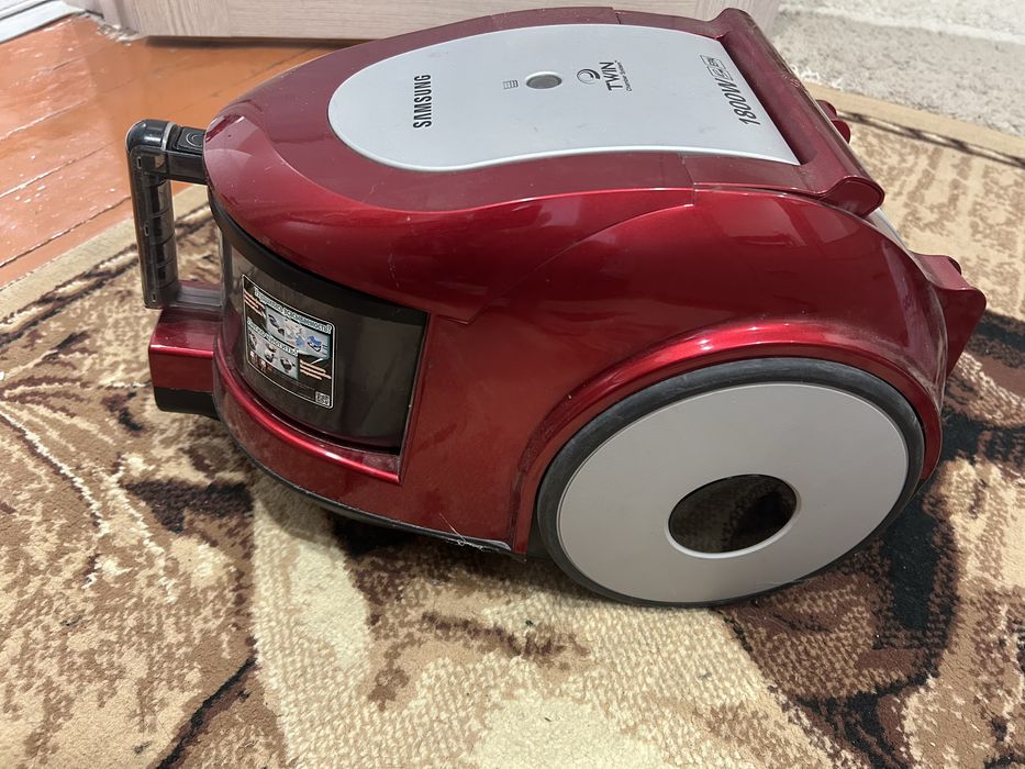 Продам пылесос сост