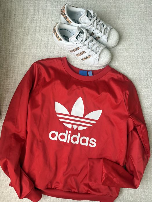 Суичър и маратонки, Adidas