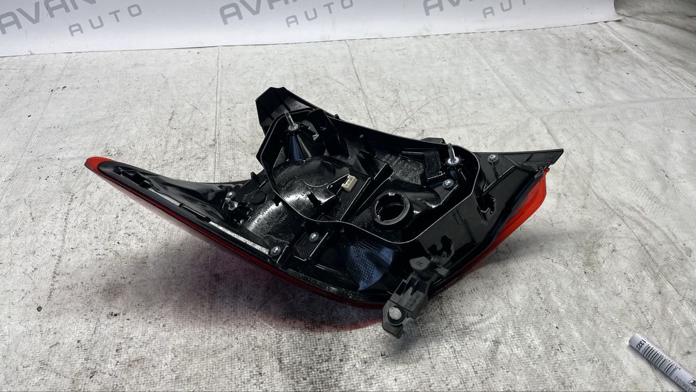 3 броя Toyota Yaris 14- десен стоп