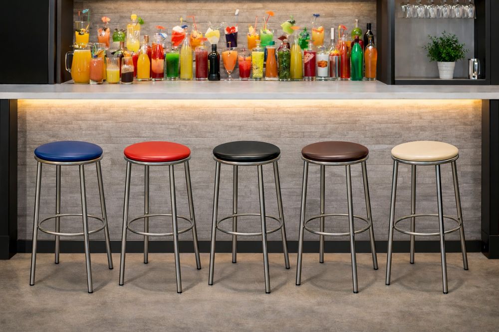 Nerjaveyka bar stul – yangi (400 000 so‘mdan 700 000 so‘mgacha)