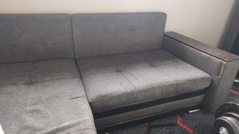 Диван-кровать даром