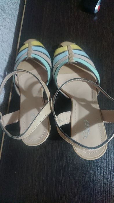 Босоножки женские