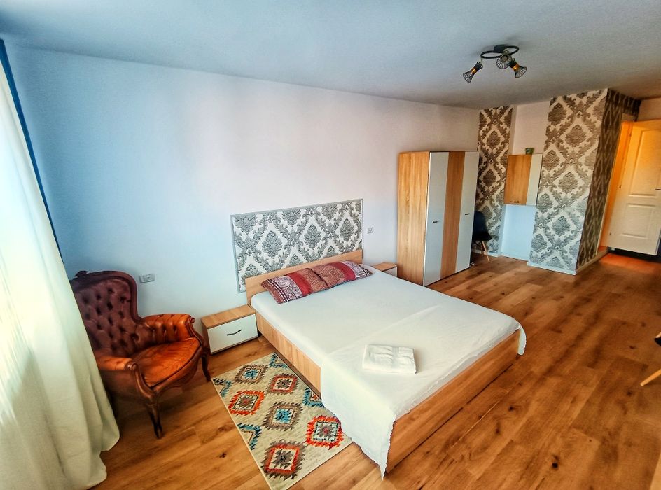 Închiriez garsonieră regim hotelier Piatra Neamț