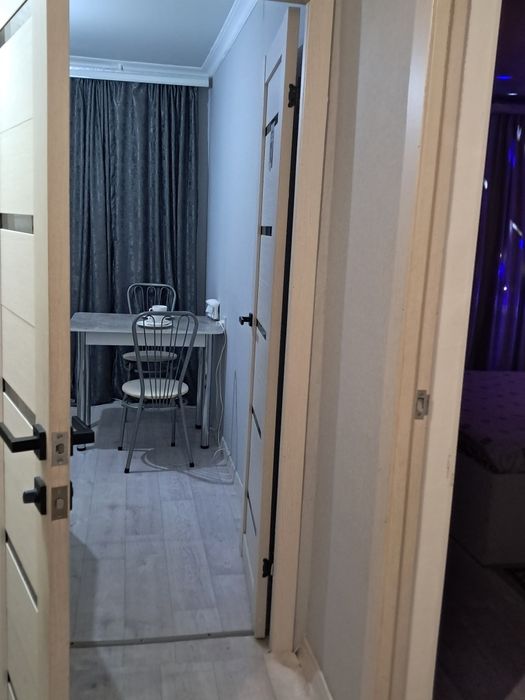 5мкр, клиника Айгерим, ,  дет.тов,