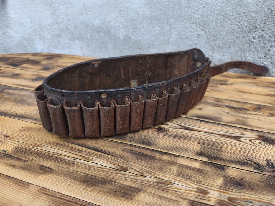 Стар кожен патрондаж