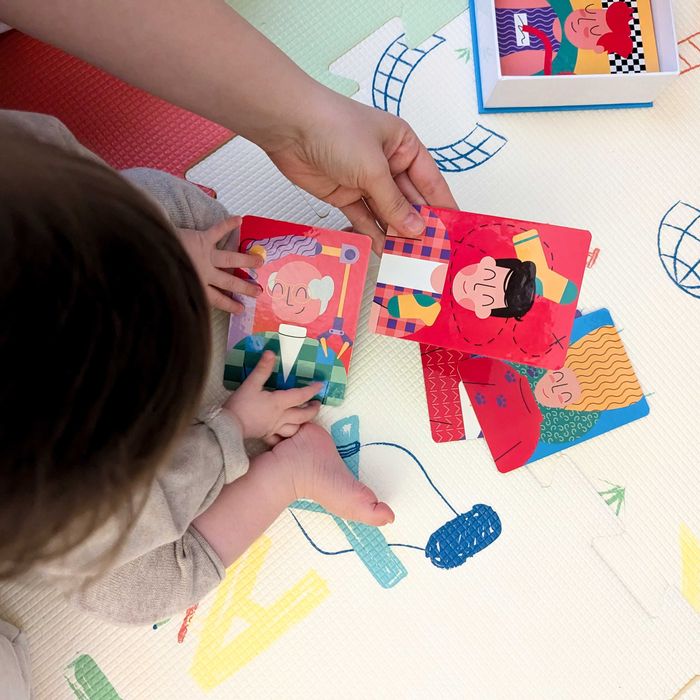 Комплект 4 кутии - образователни карти за бебе и визуална стимулация