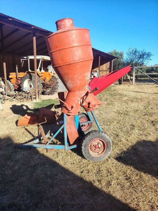 Moara pentru cereale la tractor, Italia