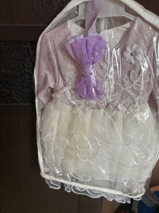 Продам нарядное платье на девочку