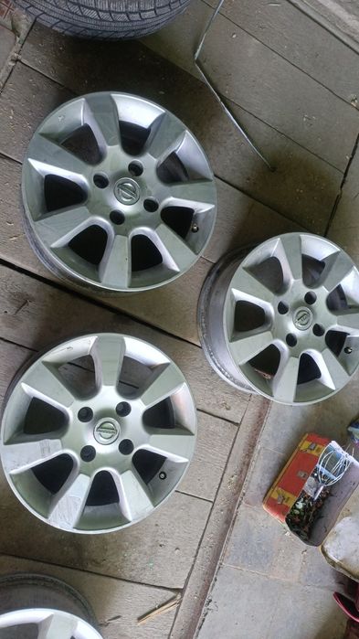 Продам диски на Ниссан тида верса