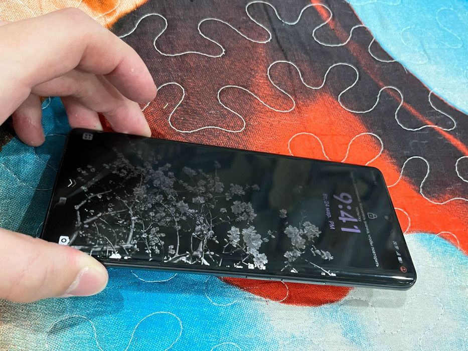 Телефон Vivo v25 pro