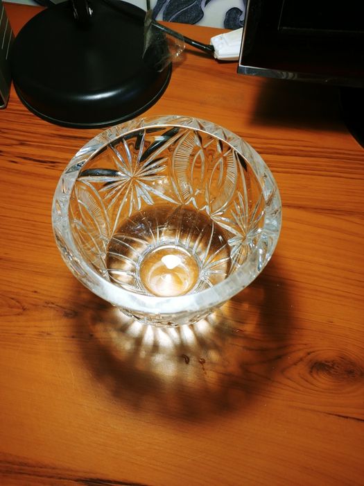 Продаю хрустальную конфетницу