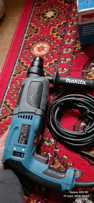 Оригинал перфоратор Makita HR2470 ва болгарка Makita 9565CVR сотилади.