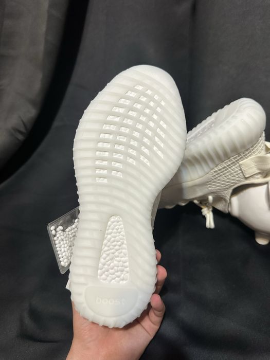 Yeezy 350 "Bone" Diferite marimi!
