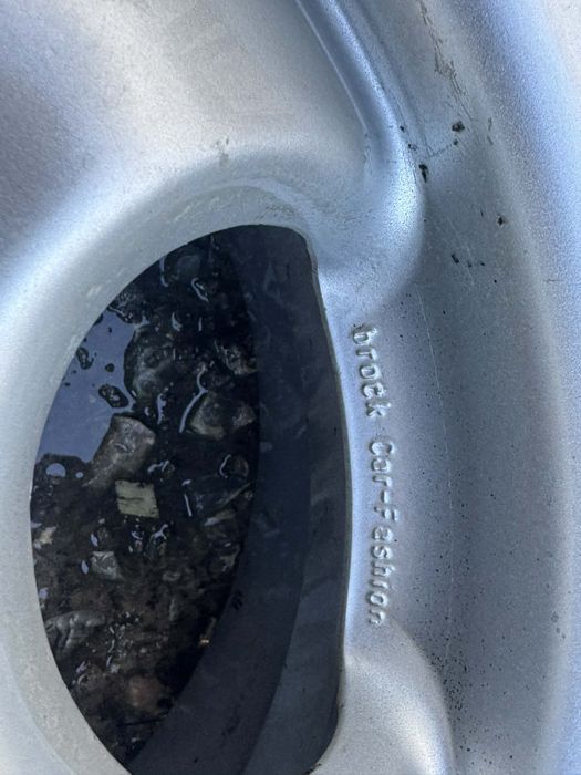Продавам оригинални алуминиеви джанти BROCK – комплект 4 броя.