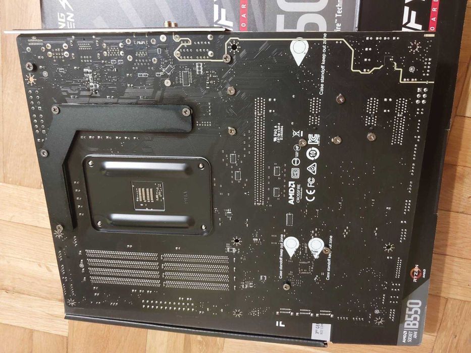 AMD Ryzen 7 5800X + MSI MEG B550 UNIFY Wi-Fi