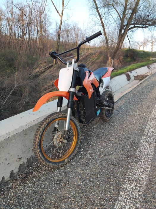 Urgent: Motocicleta electrica pentru adulți