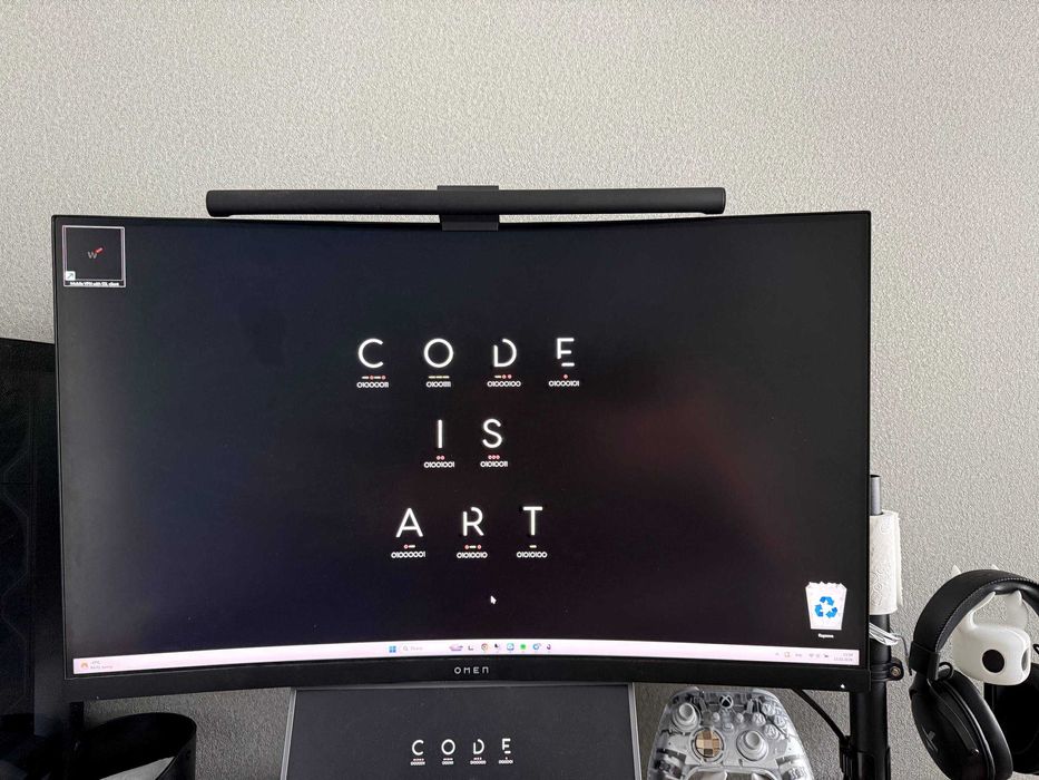 Монитор HP Omen 32c 780K6AA