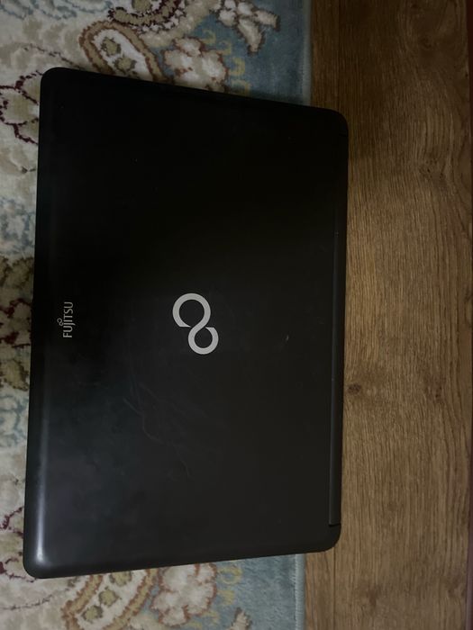 Нотбук FUJITSU..