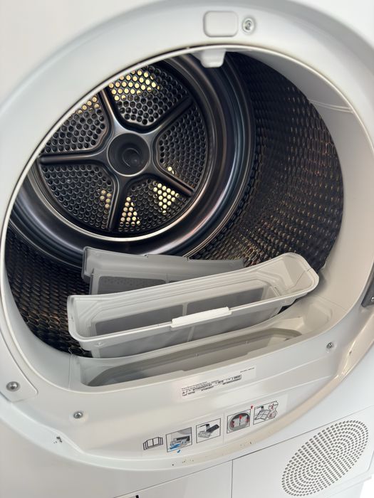 Uscător de rufe cu pompă de căldură Bosch WTH85V02FF