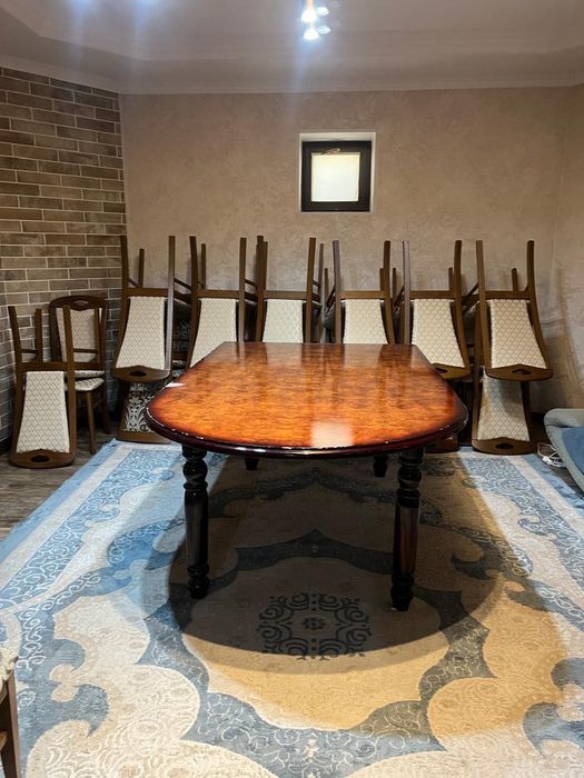 Продаётся стол для гостиной