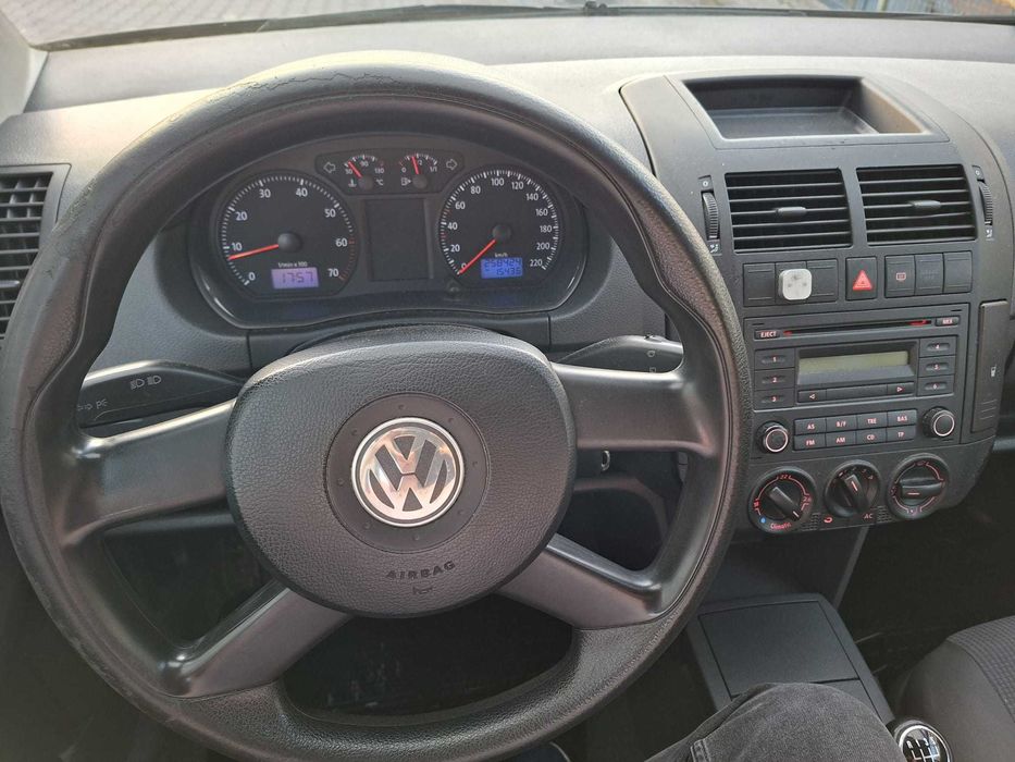 VW Polo 1,4 benzina 16V, an 2005