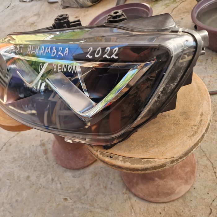 Seat Alhambra bi xenon 2022 ляв фар