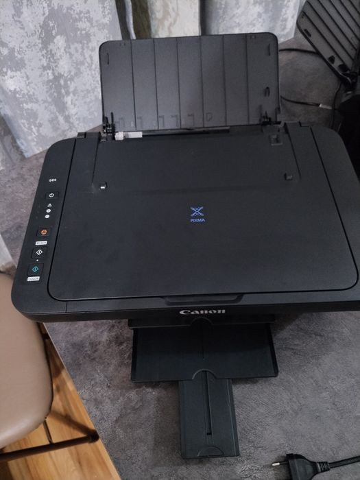Продам цветной принтер Canon pixma e414