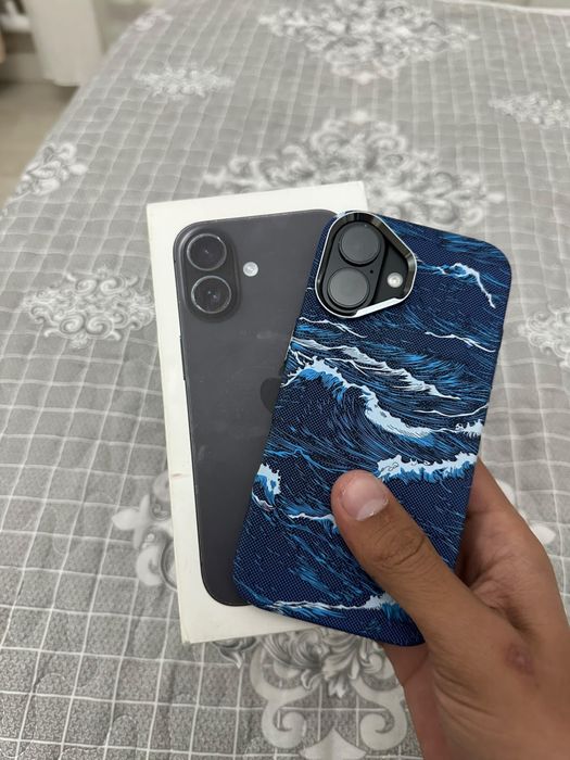 iPhone-16-Black.