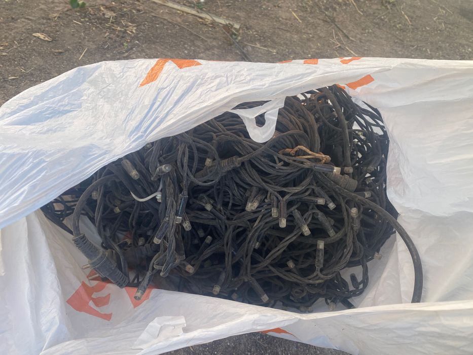 продаются гирлянды большие маленькие